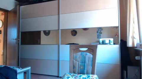 Snapshot of ach471 chatting on February 19, 8:01 am ach471 online show from February 19, 8:01 am