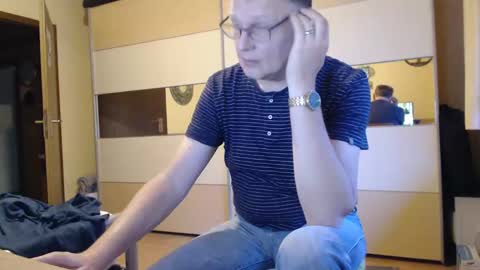 Snapshot of ach471 chatting on December 19, 8:02 am ach471 online show from December 19, 8:02 am