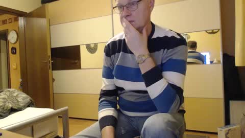 Snapshot of ach471 chatting on January 9, 6:17 am ach471 online show from January 9, 6:17 am