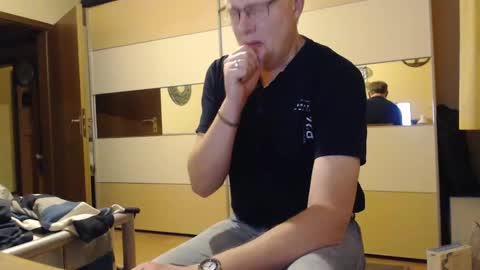 Snapshot of ach471 chatting on January 1, 7:20 am ach471 online show from January 1, 7:20 am