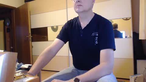 Snapshot of ach471 chatting on December 31, 8:15 am ach471 online show from December 31, 8:15 am