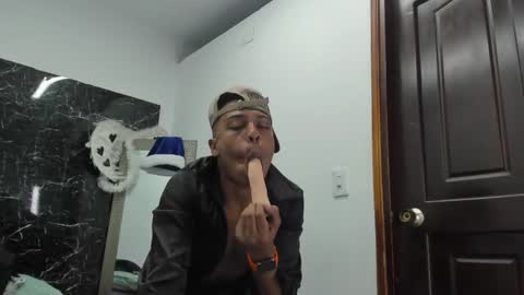 ada_brooke online show from December 3, 2:01 pm