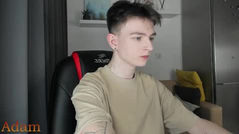 Snapshot of adam_faust chatting on October 29, 3:09 am Adam online show from October 29, 3:09 am