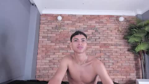 adam_piarse online show from November 20, 9:41 am