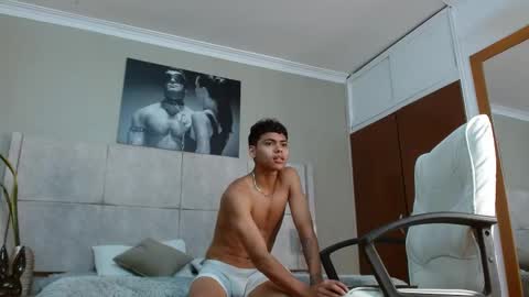 adam_piarse online show from September 20, 5:29 am