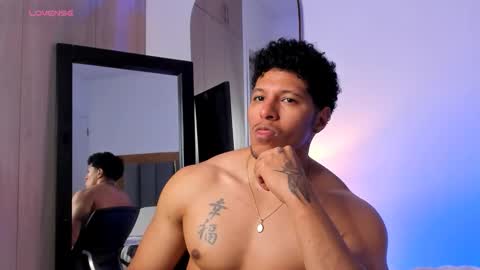 adambrocs1 online show from February 20, 11:27 pm