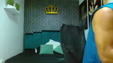   online show from January 9, 11:47 am