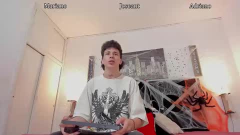 Snapshot of adriano_bigcock chatting on October 25, 4:58 am Adrian online show from October 25, 4:58 am