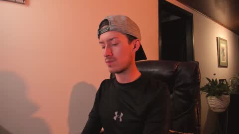 Adrian Williams online show from December 16, 11:01 pm