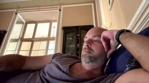 adrienfromparis online show from December 3, 12:38 pm