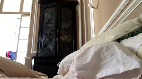 adrienfromparis online show from June 15, 10:51 am