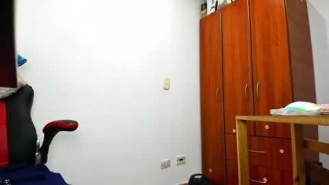 Agustin online show from February 4, 5:55 pm