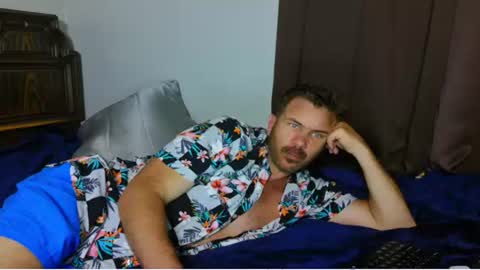 Blue Eyed Handsome Man online show from July 2, 2:32 am