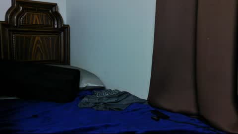 Blue Eyed Handsome Man online show from June 27, 11:10 pm