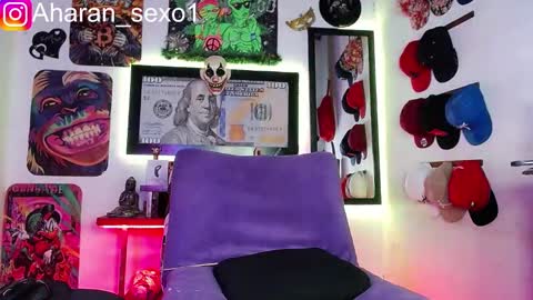 Aharon  Zamora online show from February 11, 3:29 am