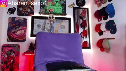 Aharon  Zamora online show from February 1, 11:58 pm