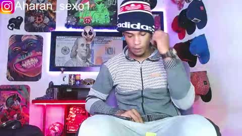 Aharon  Zamora online show from February 15, 3:09 am