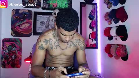 Aharon  Zamora online show from January 7, 11:56 pm