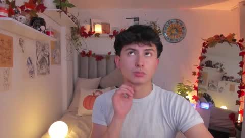 A H  online show from October 19, 12:37 am