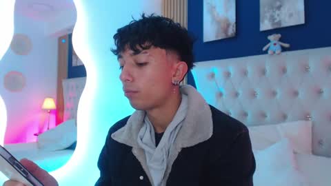 Aiden online show from April 7, 1:00 pm