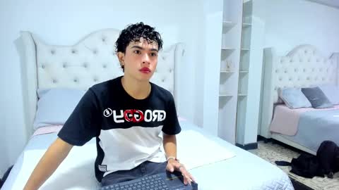 Snapshot of aiiden_15 chatting on January 23, 11:58 am Aiden  online show from January 23, 11:58 am