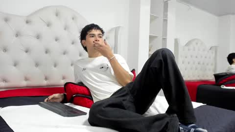 Snapshot of aiiden_15 chatting on February 20, 2:57 pm Aiden  online show from February 20, 2:57 pm