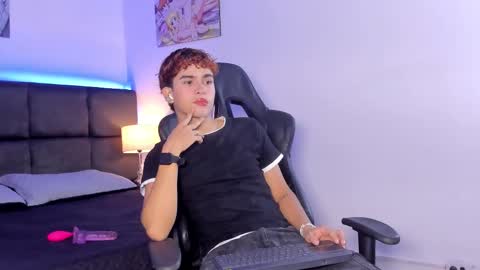 Snapshot of aiiden_15 chatting on October 1, 12:20 pm Aiden  online show from October 1, 12:20 pm