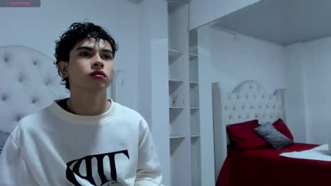 Snapshot of aiiden_15 chatting on February 17, 3:09 pm Aiden  online show from February 17, 3:09 pm