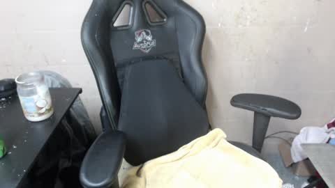 Leo  Airborn  Sir  Daddy online show from February 2, 8:35 am