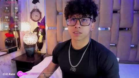 Snapshot of akazaboy chatting on October 30, 4:47 am akazaboy online show from October 30, 4:47 am