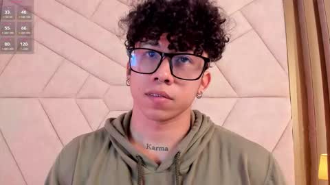 Snapshot of akazaboy chatting on October 20, 4:27 am akazaboy online show from October 20, 4:27 am