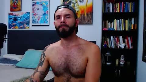 Snapshot of akiles_r chatting on October 27, 11:07 pm akiles online show from October 27, 11:07 pm