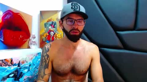 akiles online show from April 20, 11:40 pm