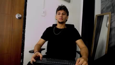 alan__smith online show from January 12, 8:02 pm