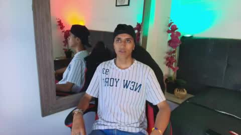 alan_colthon online show from April 25, 3:53 am