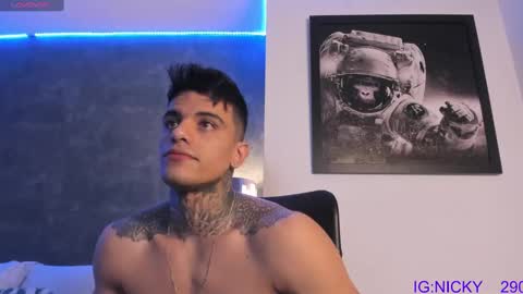 alan_morrys online show from March 8, 3:16 am