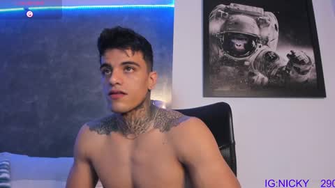 alan_morrys online show from January 25, 2:04 am