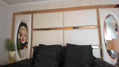 ---Alan--- online show from February 26, 5:09 am