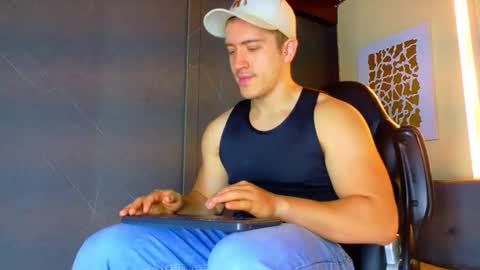 Alan Ferrer online show from May 25, 10:10 am