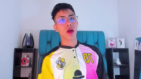 Snapshot of alannaughty_ chatting on January 19, 9:13 pm alannaughty_ online show from January 19, 9:13 pm