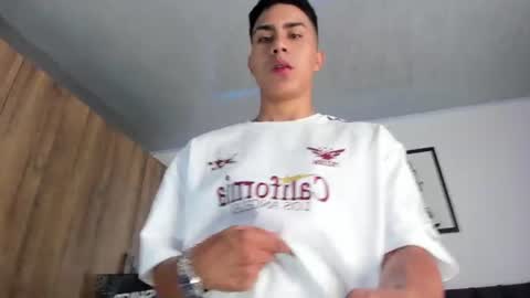 alannaughty_ online show from August 3, 8:04 pm