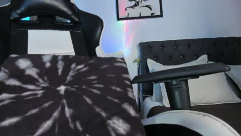 alannaughty_ online show from June 2, 10:44 pm