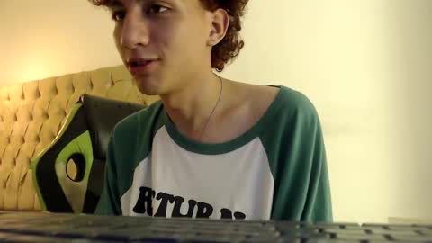 alantrickz365 online show from October 6, 3:22 am