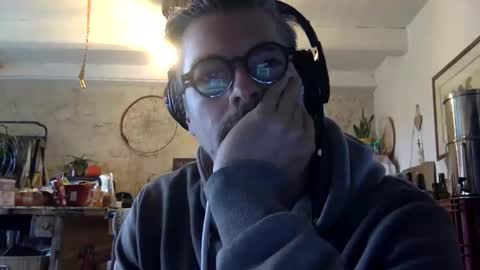 Snapshot of albandant chatting on October 23, 11:57 am albandant online show from October 23, 11:57 am