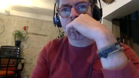 Snapshot of albandant chatting on December 4, 1:31 pm albandant online show from December 4, 1:31 pm