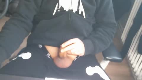 Snapshot of albertom78 chatting on December 10, 11:00 am albertom78 online show from December 10, 11:00 am