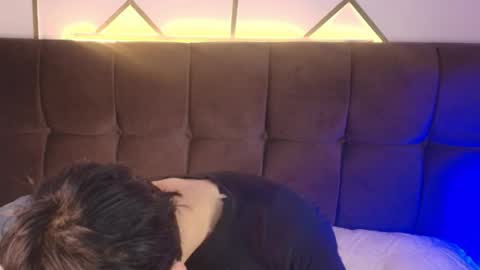 ale_aurarashi online show from April 12, 2:40 pm