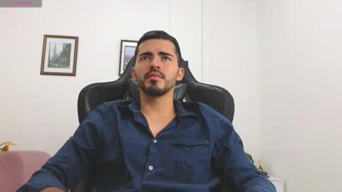 alejandroo_7 online show from October 4, 3:06 pm