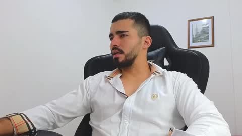 alejandroo_7 online show from March 8, 7:18 pm