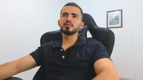alejandroo_7 online show from March 1, 7:37 pm